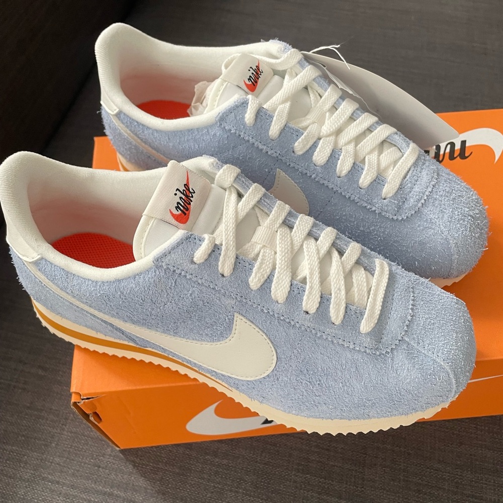 Rare vintage Nike Cortez sneakers size W 7.5 (M6) NIB